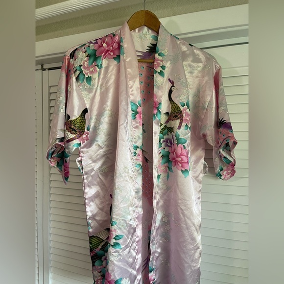 Other - Amazingly, sweet Veami kimono robe peacocks